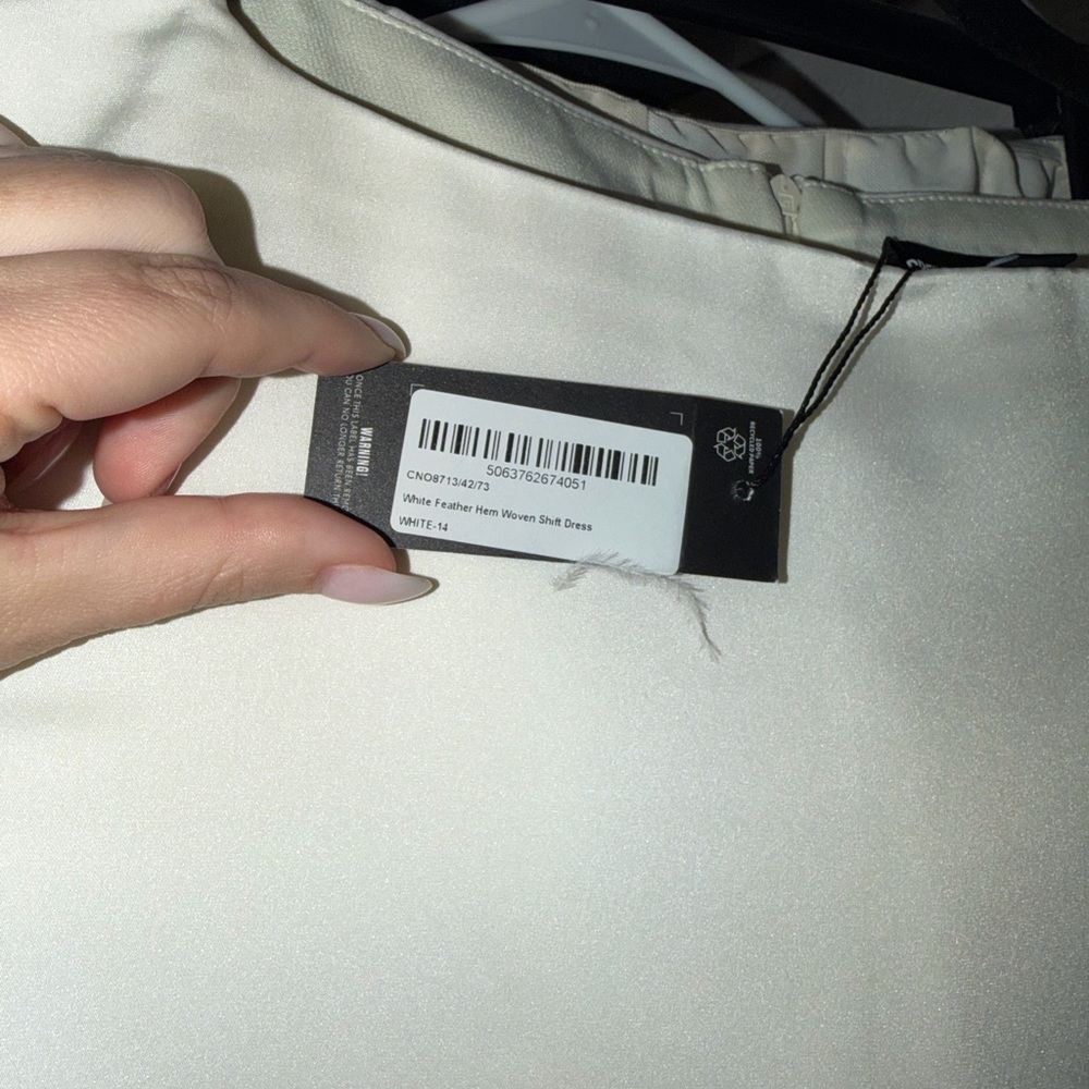 Sleeveless White Feather-Hem Shift Dress - Picture 3 of 3
